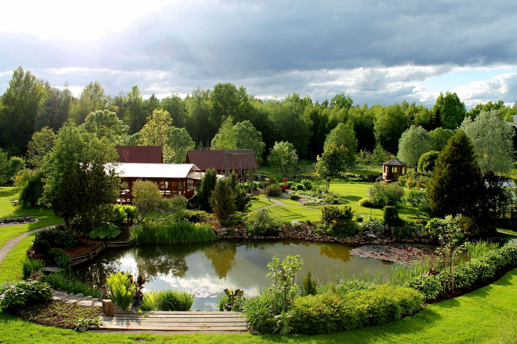 Lusika turismitalu tervendav aed